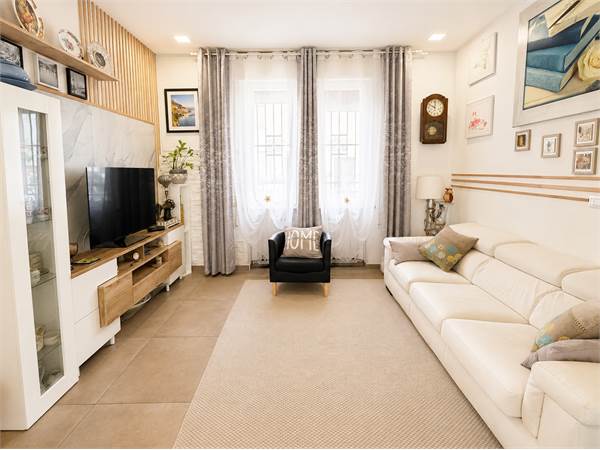 CASA INDIPENDENTE RISTRUTTURATA CON INCANTEVOLE GIARDINO