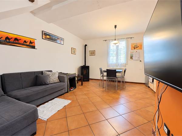 CASA TERRA-CIELO CON AREA ESTERNA A FERRARA